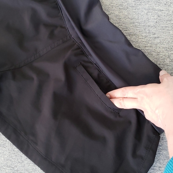 ROXY Black Shorts, Size 7 - Picture 5 of 8